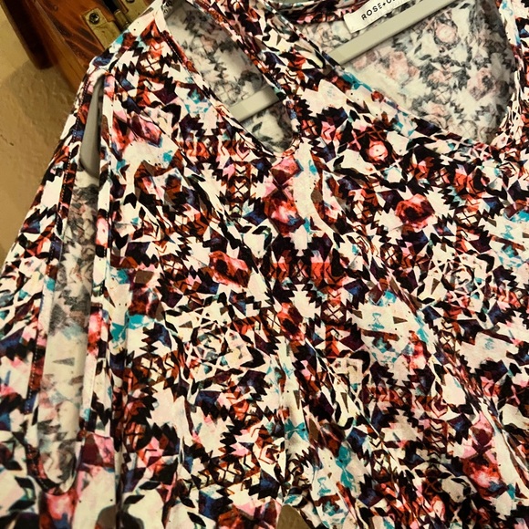 Rose+Olive Top. - Picture 3 of 5